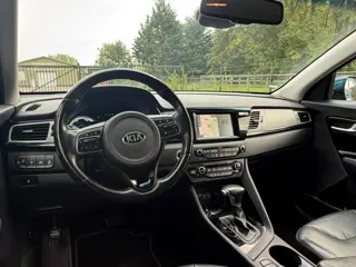 Foto 12 van Kia Niro 1.6 GDi Hybrid ExecutiveLine /Carplay/Navi/Camera/Stoelverwarming/