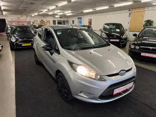 Ford Fiesta 1.25 Limited. AUX, airco, 2 sleutels en meer!