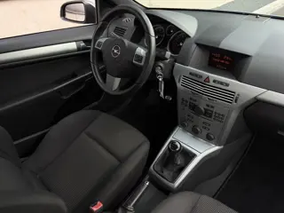 Foto 19 van Opel Astra GTC 1.8 Sport 140pk|Nieuw APK|Rijklaar