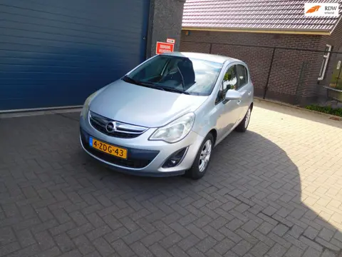 Opel Corsa 1.2-16V Cosmo