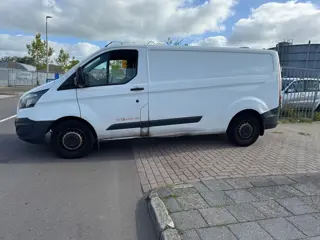 Foto 16 van Ford Transit Custom 330 2.2 TDCI L2H1 Ambiente