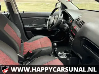Foto 15 van Kia Picanto 1.0 Seven, 5Drs, AIRCO, NAP, Nieuwe APK