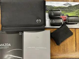 Foto 7 van Mazda 3 2.0 e-SkyActiv-G M Hybrid 122 Luxury | Adaptieve cruise control | Stoel+Stuurverwarming | He
