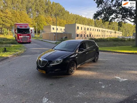 Lancia Delta 1.4-16V Argento Clima.Clima