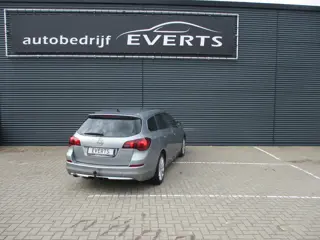 Foto 14 van Opel Astra Sports Tourer 1.4 Turbo Cosmo dealer onderhouden in top staat speciale uitvoering scherpe