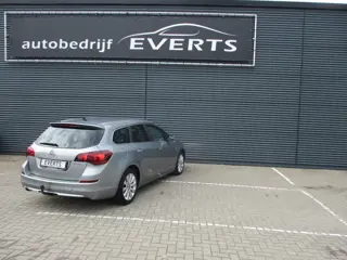 Foto 15 van Opel Astra Sports Tourer 1.4 Turbo Cosmo dealer onderhouden in top staat speciale uitvoering scherpe