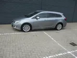 Foto 29 van Opel Astra Sports Tourer 1.4 Turbo Cosmo dealer onderhouden in top staat speciale uitvoering scherpe