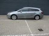 Foto 30 van Opel Astra Sports Tourer 1.4 Turbo Cosmo dealer onderhouden in top staat speciale uitvoering scherpe