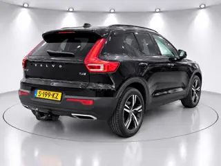 Foto 13 van Volvo XC40 2.0 T4 R-Design Panodak Trekhkaak Camera Leer+Memory Privacyglas