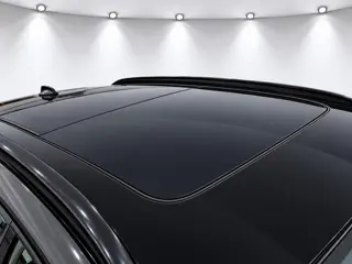 Foto 14 van Volvo XC40 2.0 T4 R-Design Panodak Trekhkaak Camera Leer+Memory Privacyglas