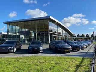 Foto 16 van Volvo XC40 2.0 T4 R-Design Panodak Trekhkaak Camera Leer+Memory Privacyglas