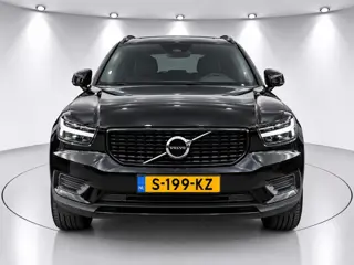 Foto 18 van Volvo XC40 2.0 T4 R-Design Panodak Trekhkaak Camera Leer+Memory Privacyglas
