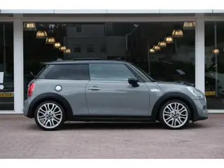 Foto 19 van MINI Cooper S 192pk Chili Serious Business | JCW Pakket | Panoramadak | Keyless | Camera | Harman/ka