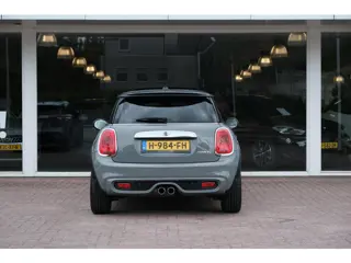 Foto 18 van MINI Cooper S 192pk Chili Serious Business | JCW Pakket | Panoramadak | Keyless | Camera | Harman/ka