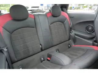 Foto 15 van MINI Cooper S 192pk Chili Serious Business | JCW Pakket | Panoramadak | Keyless | Camera | Harman/ka