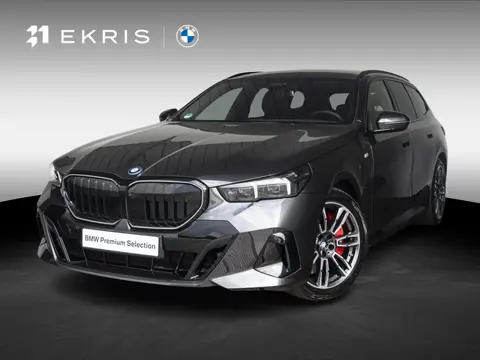 BMW 5 Serie 550e xDrive Touring | M Sportpakket Pro | Comfort Access | Driving Assistant Professiona