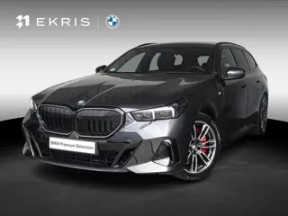 BMW 5 Serie 550e xDrive Touring | M Sportpakket Pro | Comfort Access | Driving Assistant Professiona