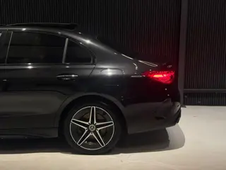 Foto 11 van Mercedes-Benz C-klasse 300e AMG Pano|Burmester|360|HUD|Memory|