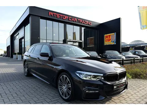 BMW 5-serie Touring 530i High Executive, Pano, Head-Up, Leder, CarPlay, Carbonschwarz