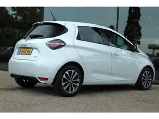 Foto 4 van RENAULT ZOE R135 INTENS 52 KWH | KOOPACCU | CARPLAY | CAMERA | PDC | STOEL. & STUURVERW.
