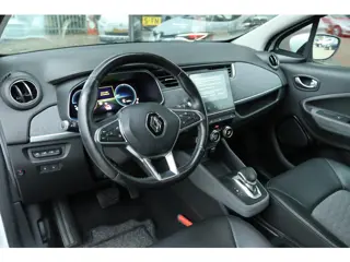 Foto 30 van RENAULT ZOE R135 INTENS 52 KWH | KOOPACCU | CARPLAY | CAMERA | PDC | STOEL. & STUURVERW.