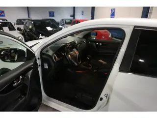 Foto 16 van Nissan Qashqai 1.6 Acenta CRUISE CONTROL/ STOELVERWARMING/ CAMERA
