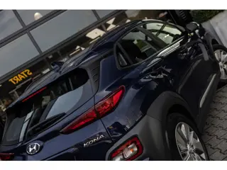 Foto 18 van Hyundai Kona EV Comfort 64 kWh, NL Auto, Krell Audio, Metallic lak!