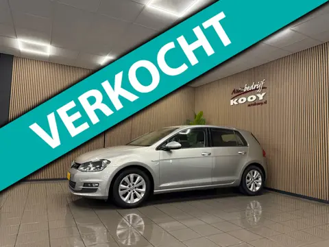 Volkswagen Golf 1.0 TSI Comfortline * Navigatie / Parkeersensoren / Cruise control / NL Auto *