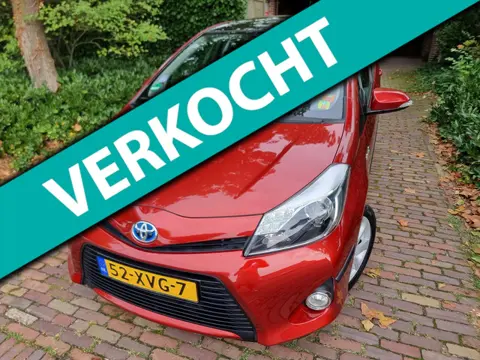 Toyota Yaris 1.5 Full Hybrid Dynamic Pano/Navi/Zwart Leder