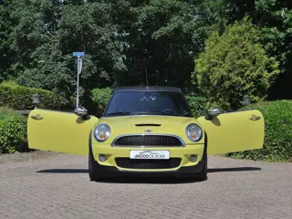 Foto 14 van Mini Mini Cabrio 1.6 Cooper S 175pk Xenon/17"/Stoelverwarm