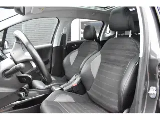 Foto 13 van Peugeot 2008 PureTech 130 Allure Automaat | Trekhaak | Panoramadak | Airco | Navi |