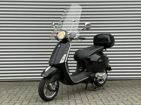 Vespa Primavera 4T I Snorscooter I 1e Eig. (bj 2017)