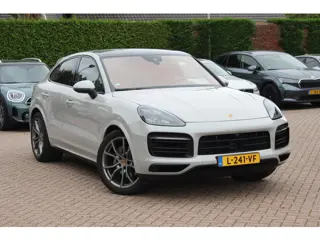Porsche Cayenne Coupé 3.0 E-Hybrid / Trekhaak / Panoramadak / 360Camera / Keyless / 21'' / Softclose