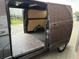 Foto 19 van Ford Transit Custom 300 2.0 TDCI L3H2 Limited Automaat , Camera, Cruise control, omvormer, 3 zits