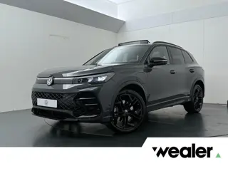 Volkswagen Tiguan 1.5 eHybrid R-Line Edition | 272 PK | SoH 100% | Trekhaak wegklapbaar | Adaptive C