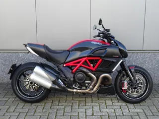 Ducati DIAVEL CARBON ABS (bj 2011)