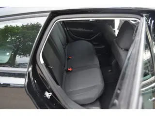 Foto 12 van Peugeot 308 SW 1.2 PureTech Blue Lease | Dealer onderhouden | Riem vervangen