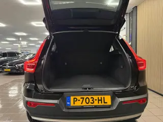 Foto 17 van Volvo XC40 2.0 B4 Inscription * Trekhaak / Camera / Stoel- Stuurverwarming / Leder / NL Auto *