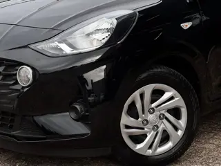 Foto 16 van Hyundai I10 1.0 Premium | Camera | Stoelverwarming | Navigatie by App | Climate control | Cruise Con