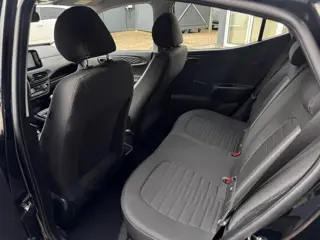 Foto 20 van Hyundai I10 1.0 Premium | Camera | Stoelverwarming | Navigatie by App | Climate control | Cruise Con