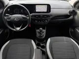 Foto 21 van Hyundai I10 1.0 Premium | Camera | Stoelverwarming | Navigatie by App | Climate control | Cruise Con