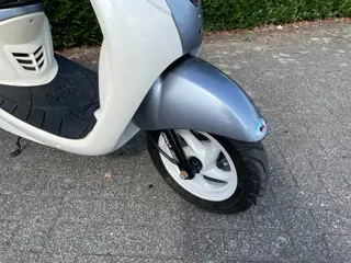 Foto 12 van SYM Mio 50 Scooter Windscherm Hoog BETAAL met in3