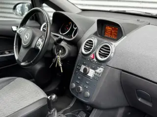 Foto 12 van Opel Corsa 1.3 CDTi EcoFlex S/S Cosmo AIrco 5 deurs
