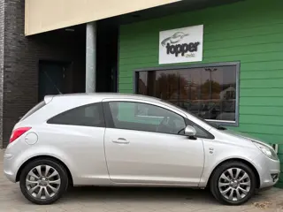 Foto 14 van Opel Corsa 1.2-16V '111' Edition|1e Eigenaar|Airco|CruiseControl|Elektr.ramen|LM-Velgen|NAP|Nieuwe A