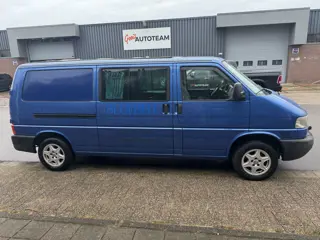 Foto 18 van Volkswagen Caravelle Camper 102 pk | automaat | youngtimer