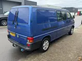 Foto 29 van Volkswagen Caravelle Camper 102 pk | automaat | youngtimer