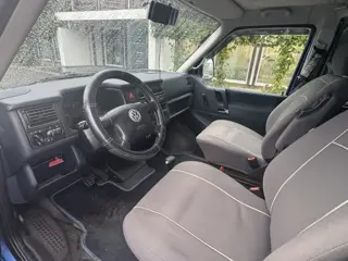 Foto 12 van Volkswagen Caravelle Camper 102 pk | automaat | youngtimer