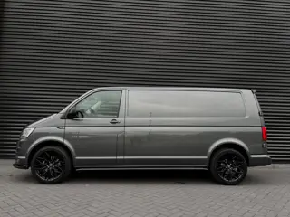 Foto 19 van Volkswagen Transporter 2.0 TDI L2H2| 180PK|CAMERA| CARPLAY| SENSOREN| TREKHAAK|