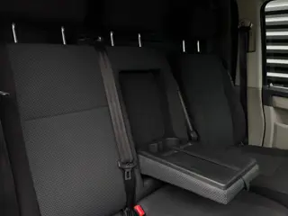 Foto 18 van Volkswagen Transporter 2.0 TDI L2H2| 180PK|CAMERA| CARPLAY| SENSOREN| TREKHAAK|