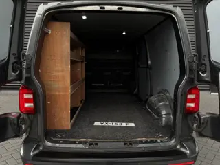 Foto 16 van Volkswagen Transporter 2.0 TDI L2H2| 180PK|CAMERA| CARPLAY| SENSOREN| TREKHAAK|